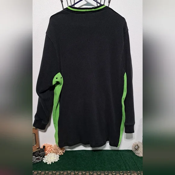 Arctic Sport Black and Green Heavy Thermal shirt - Picture 4 of 4